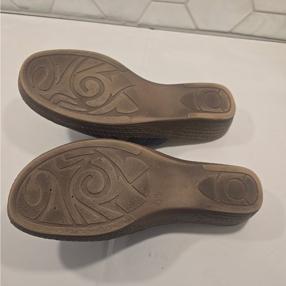 Inblu Woman’s Blue FAITFUL Sandal Size 7.5 Flip Flop Flats Cushioned - Picture 8 of 9